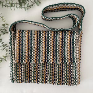 Sac à bandoulière bohème en macramé fait main - fabriqué sur commande, sac messager en macramé.