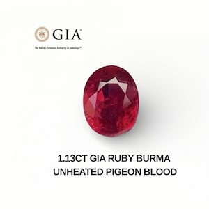 以下が含まれることがあります： 深い赤色のオーバルカットのルビー。GIAの鑑定書付きで、1.13カラットです。ルビーの下には「1.13CT GIA RUBY BURMA UNHEATED PIGEON BLOOD」と書かれています。