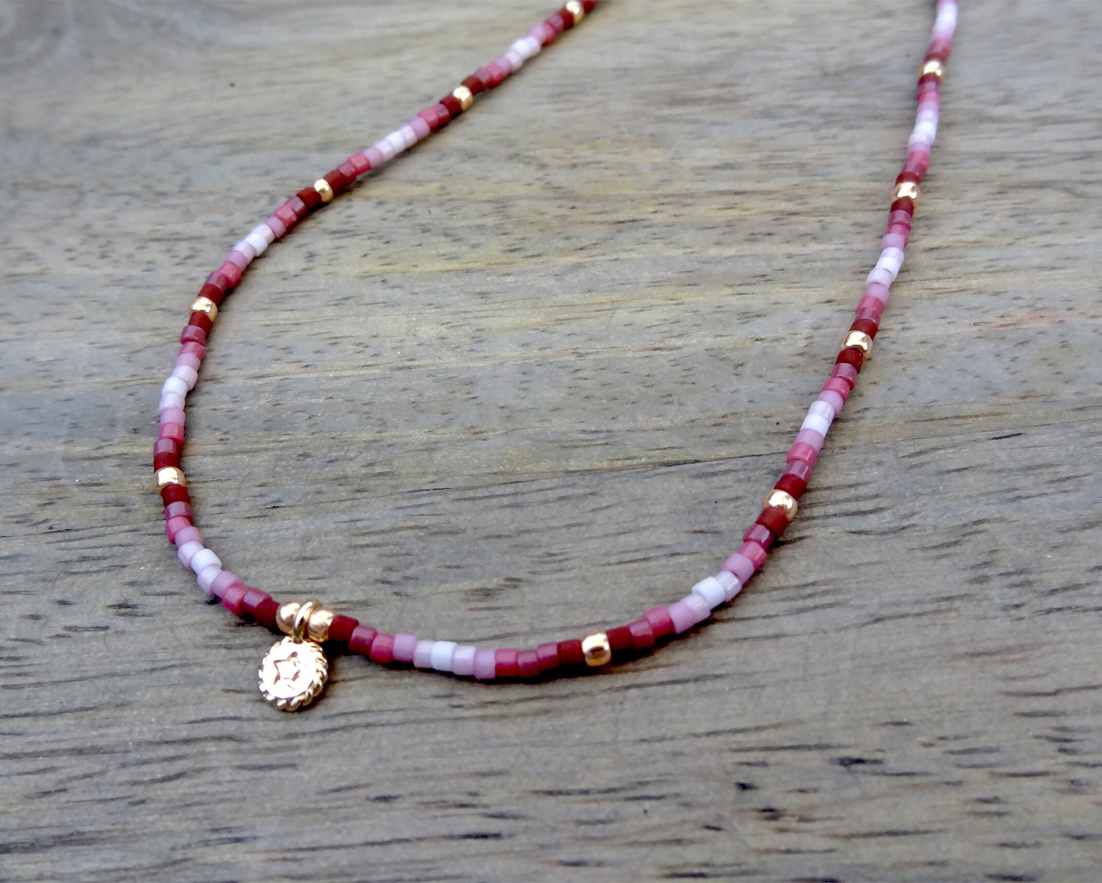 マルチカラー・デリカビーズ・チョーカー