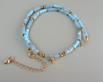 Aquamarine short choker necklace of natural seashell beads ,everyday jewelry, tour de cou de plage ,jewelry for girls.