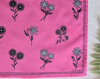Rosa blommig bomullsbandana: Handtryckt Aster & Daisy-halsduk