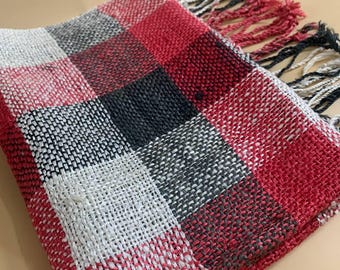 Caro Scraves Mulberry Silk Raw Silk Retreat – Diamond & Grid Pattern