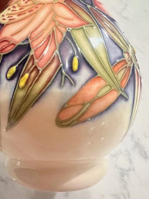 MOORCROFT Peruvian Lily 2003 Vase 4