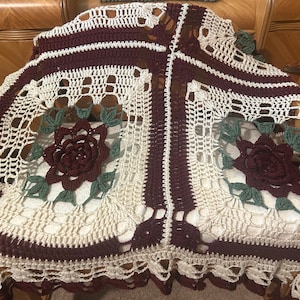 Vintage crochet throw blanket | floral blanket | rose blanket | vintage | flower crochet blanket | handmade | flower throw blanket