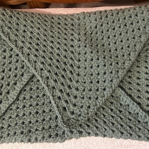 Crochet laptop case | crochet laptop sleeve | back to school | college | laptop accessories | handmade