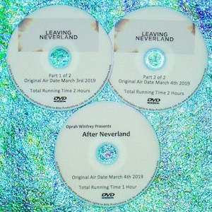 以下が含まれることがあります： 「Leaving Neverland」と「After Neverland」というタイトルの3枚のDVD。 「Leaving Neverland」のDVDはPart 1とPart 2と表示され、2019年3月に放送されました。 「After Neverland」はオプラ・ウィンフリーがプレゼンしています。