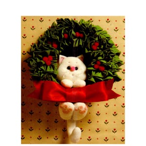 Stuffed Cat Wreath pattern uncut Christmas Decor Gift Plush Mischievous Kitty Wreath 80s Soft Sculpture Christmas Everyday 10 inch