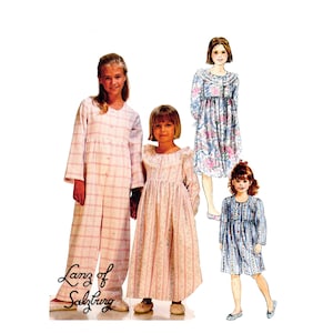 Può includere: Un'immagine con quattro modelli di pigiami per bambini. I pigiami includono una tuta rosa a quadri, un lungo vestito floreale rosa, un vestito floreale blu e un pagliaccetto a righe blu. Il testo "Lanz of Salzburg" è visibile in basso a sinistra.