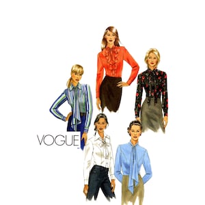 Puede incluir: Una ilustración de patrón de costura Vogue que muestra cinco diseños diferentes de blusas de manga larga con lazos en el cuello y volantes. Las blusas aparecen en varios colores, incluyendo naranja, azul, blanco y un estampado floral negro, combinadas con faldas o pantalones.