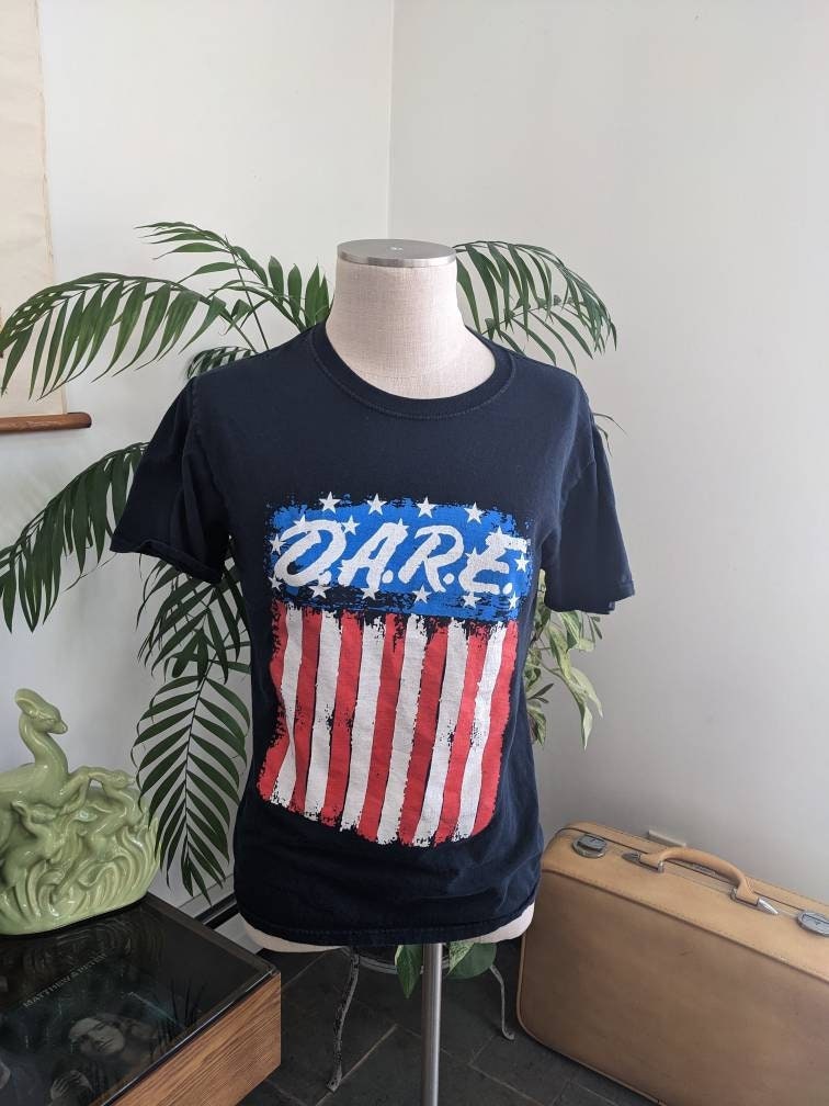 Vintage 90s DARE T-shirt | American Flag | Size Small XS