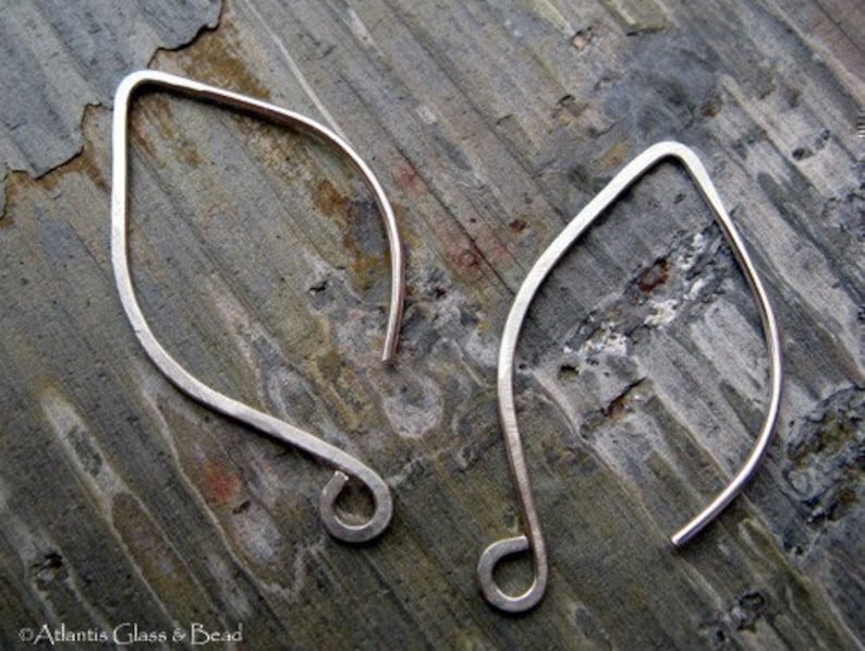 Handwerklich gefertigte Ohrhaken-Brisuren. Sterling Silber oder 14k Gold gefüllt 4 Paar Ohrringe. Hochwertige Schmuckteile, Ohrdrähte oder Haken. Bild 4