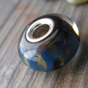 AGB sterling silver core boro glass lampwork bead, Look Back... image 2