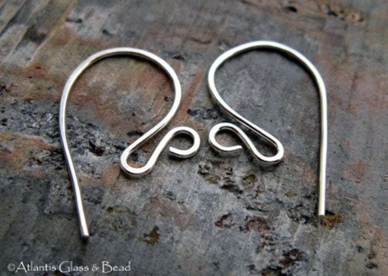 Handwerklich gefertigte Ohrhaken-Brisuren. Sterling Silber oder 14k Gold gefüllt 4 Paar Ohrringe. Hochwertige Schmuckteile, Ohrdrähte oder Haken. Bild 2