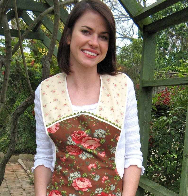 Retro Brown Floral Vintage Everyday Housewife Apron Small To Medium 43.99 Dollars Free Ship USA image 2