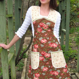 Retro Brown Floral Vintage Everyday Housewife Apron Small To Medium 43.99 Dollars Free Ship USA image 3