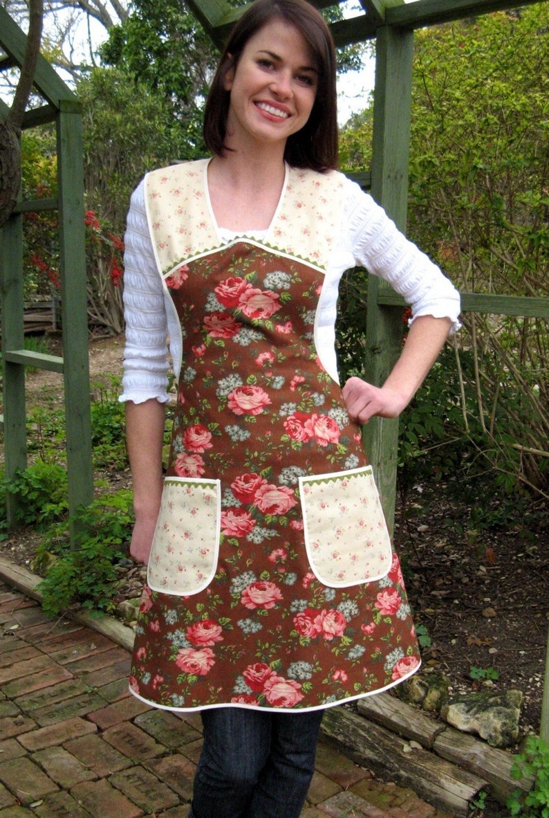 Retro Brown Floral Vintage Everyday Housewife Apron Small To Medium 43.99 Dollars Free Ship USA image 1