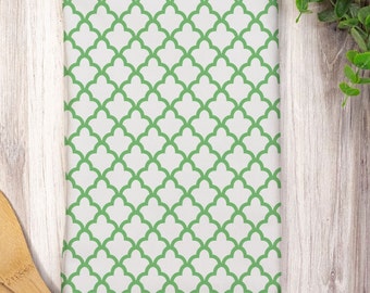 Green Chinoiserie Tea Towel, Hostess Towel, Tea Towel, Quatrefoil Chinoiserie, Kitchen Towel, Green and White Decor, Bar Towel, Trendy Green