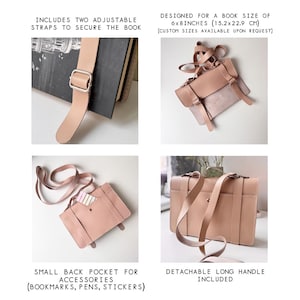 K&ouml;nnte beinhalten: Eine hellrosa Leder-Buch-Tasche mit zwei verstellbaren Riemen, einem langen abnehmbaren Griff und einer kleinen R&uuml;ckentasche. Die Tasche ist f&uuml;r ein Buch der Gr&ouml;&szlig;e 15,2 x 22,9 cm konzipiert.  "INCLUDES TWO ADJUSTABLE STRAPS TO SECURE THE BOOK" und "DESIGNED FOR A BOOK SIZE OF 6x8INCHES (15.2x22.9 CM) (CUSTOM SIZES AVAILABLE UPON REQUEST)" sind auf dem Bild aufgedruckt.