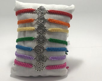 Confezione di braccialetti con ciondoli Chakra fatti a mano