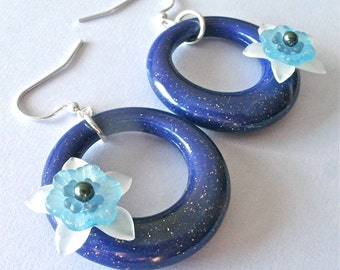 Vintage Lucite Blue Floral Retro Hoop Earrings, Starry Night Blue
