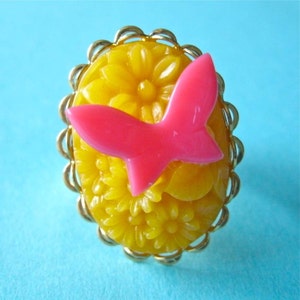 Lemon Yellow Floral Cameo, Pink Butterfly, Adjustable Gold Ring