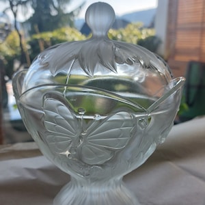 Bonbonnière CRISTAL de Bohème - Verre moulé - Motifs PAPILLONS - Esprit Art Nouveau - Vintage - Sucrier - Boîte à gâteaux