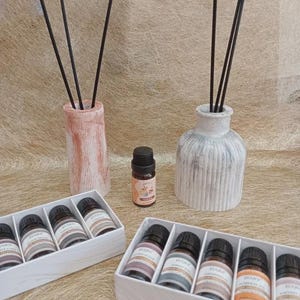 Diffusore aroma in ceramica fatto a mano – vaso profumatore per oli essenziali, home decor elegante