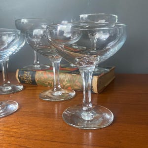 Vintage Champagne Coupe Glasses Set Of 7 Party Drinks Barware Dining