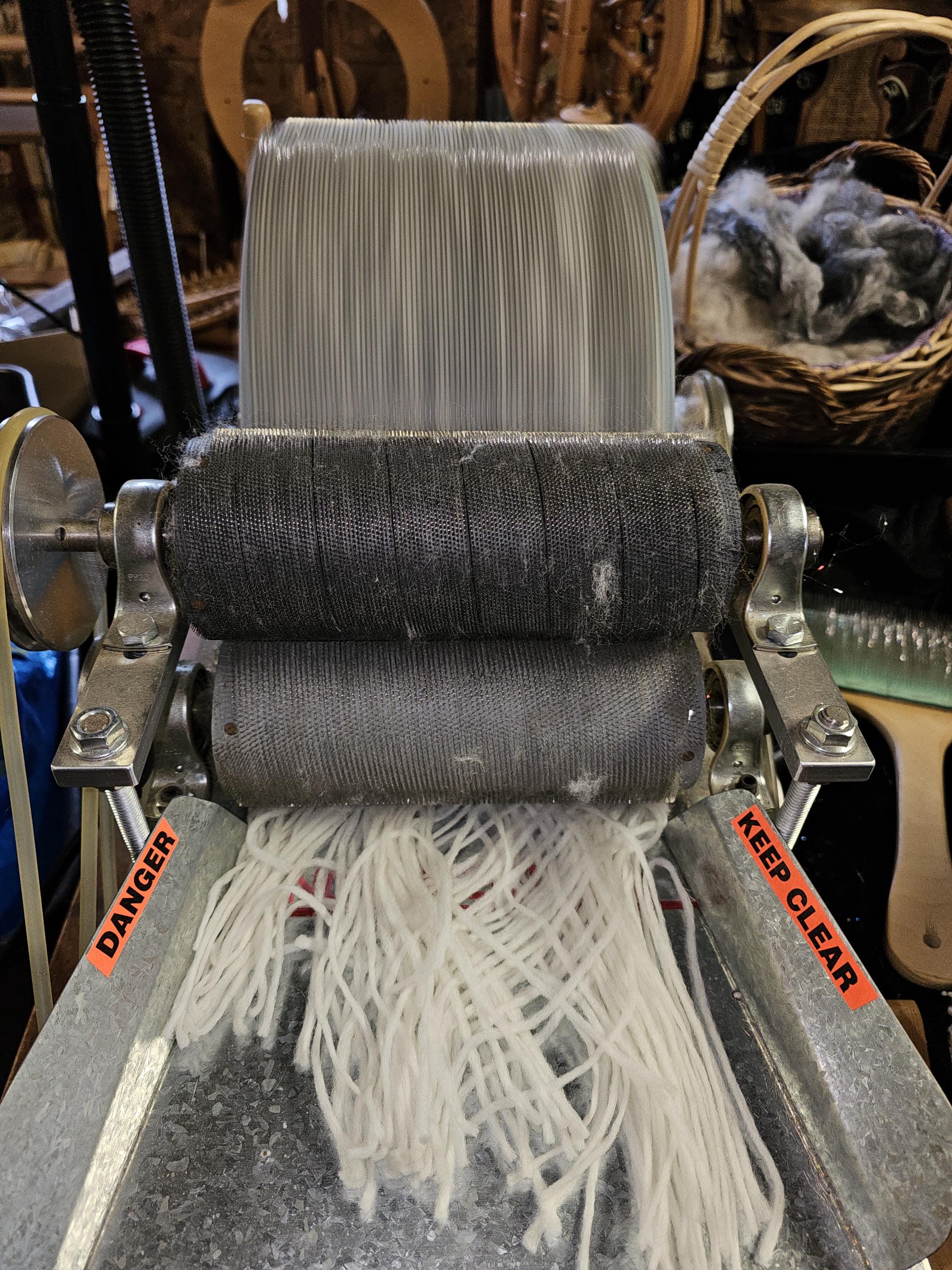 Pencil Roving 22 Micron Merino Wool White and Light Grey Spin Card Felt ...