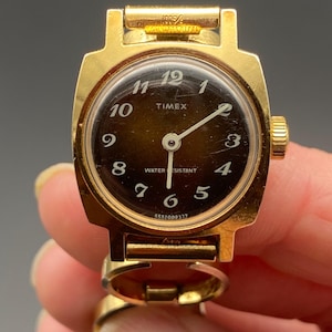 Vintage Timex 1977 Analog Quartz Watch | Stainless Steel | Gold Tone | Ring Band | FREE Shipping!!!!