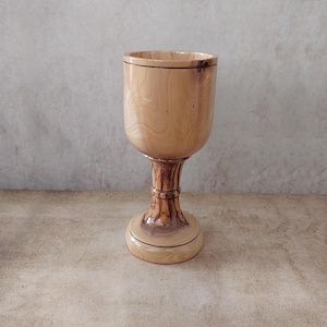 Coupe de communion de 6,4 po., Graal en bois d'olivier de Jérusalem, gobelet en bois sculpté à la main, verre en bois d'olivier, tasse en bois d'olivier, cadeau de Noël, cadeau d'église