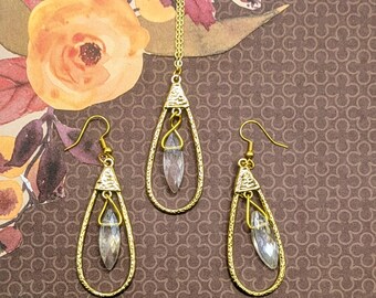 Gold Teardrop Necklace and Earring Set with Crystal
