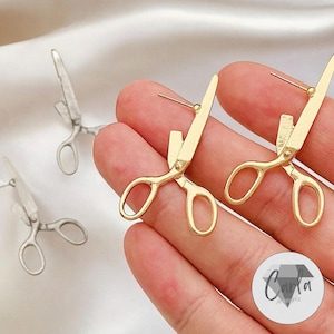 1 Pair Emo Y2K Gothic Statement Earrings: Retro Silver and Gold Punk Scissors, Edgy Retro Punk Style, Statement Studs gifts for her
