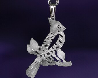 Collar de plata de ley hecho a mano con colgante personalizado de pájaro cardenal y colgante con nombre.