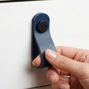 Handmade Leather Handles | Drawer Pulls & Cabinet Knobs | For IKEA Pax Kallax Hemnes | Vegetable Tanned Leather | Made in Germany