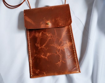 Elegant Leather Phone Holder – Slim Italian Veg Tan Crossbody Bag for iPhone (Handstitched)
