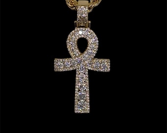 Collar Ankh con circonita cúbica bañado en oro de 14 quilates