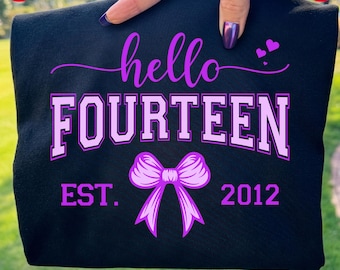 Diseño morado de cumpleaños de "Hola catorce": Niña de 14 años PNG SVG (descarga digital)