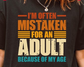 Cita divertida sobre la adultez: Diseño con humor sarcástico (descarga digital PNG y SVG)