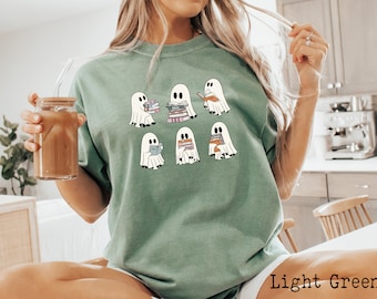 Camiseta Comfort Colors con fantasma leyendo libros, camiseta de bibliotecario/maestro de Halloween