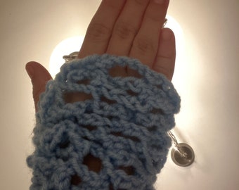 Fingerless crochet gloves