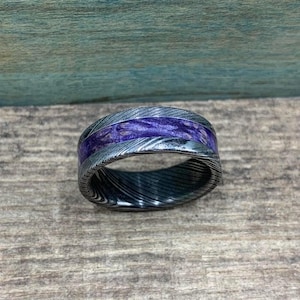 Purple Wedding Band, Stainless Steel Damascus Ring with Box Elder Inlay image 9