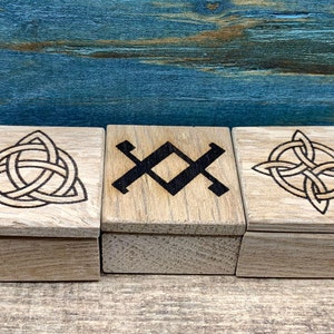 Engraved Tiny Oak Ring Box - Keepsake Box - Bridesmaid Gift - Groomsman Gift