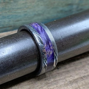 Purple Wedding Band, Stainless Steel Damascus Ring with Box Elder Inlay image 6