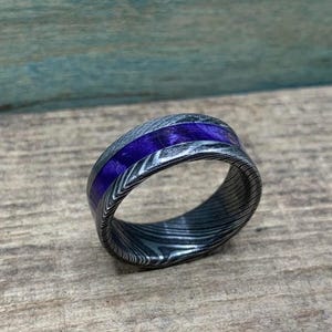 Purple Wedding Band, Stainless Steel Damascus Ring with Box Elder Inlay image 3