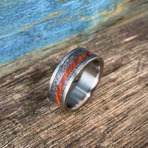 Men's Wedding Band with Meteorite and Amboyna Burl - Titanium Ring, Wood Inlay immagine 4