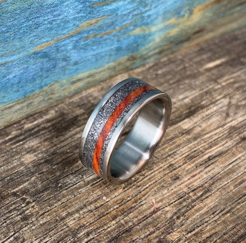 Men's Wedding Band with Meteorite and Amboyna Burl - Titanium Ring, Wood Inlay immagine 4