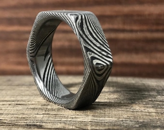 Handcrafted Damascus Steel Wedding Band - Unique Men’s Ring - Artisan Hexagonal Band