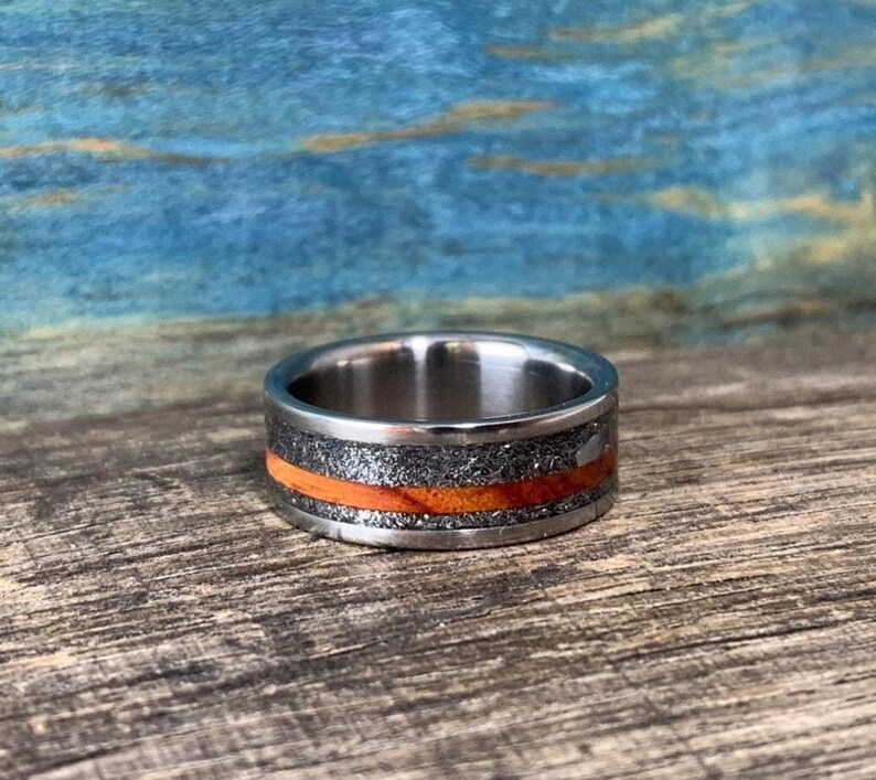 Men's Wedding Band with Meteorite and Amboyna Burl - Titanium Ring, Wood Inlay immagine 2