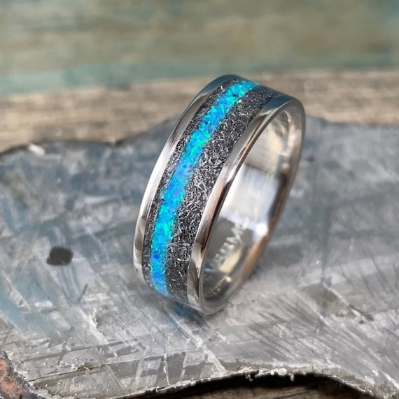 Custom Men's Snake Ring Wedding Band | Exquisite Jewelry for Every Occasion  | FWCJ